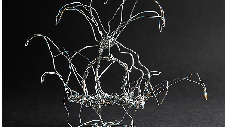 はりがねのふんすいドーム