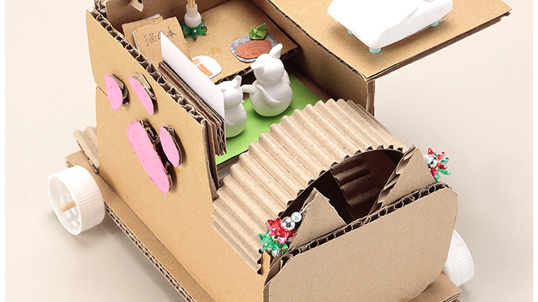 ネコ２ひきが住んでる車